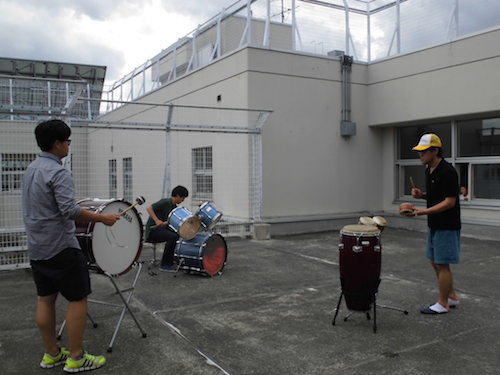 おとどけアート　星置東小学校×永田壮一郎　「音楽室を出る」_a0062127_3512328.jpg