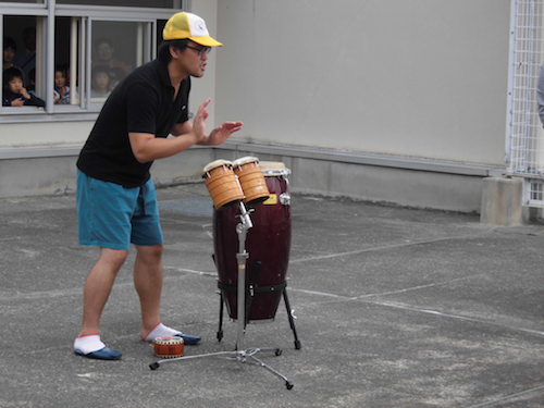 おとどけアート　星置東小学校×永田壮一郎　「音楽室を出る」_a0062127_3524135.jpg