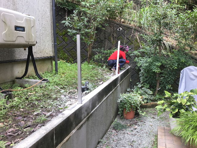 フェンス工事2日目_f0031037_2112176.jpg