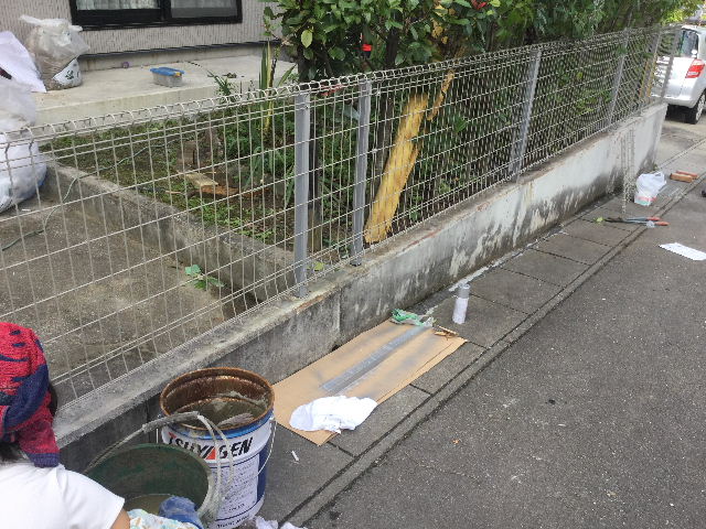 フェンス工事2日目_f0031037_211633.jpg