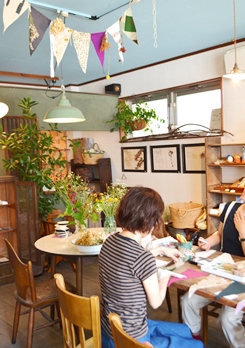 「布」と「花」秋のガーランド作りワークショップ開催_d0263815_19384824.jpg