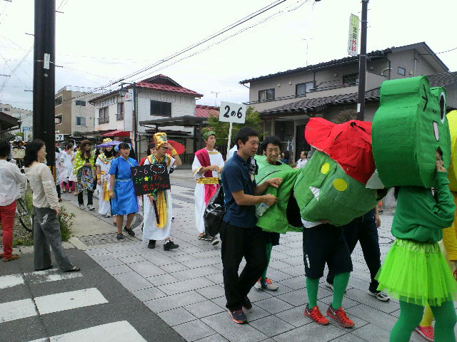 白河市 高校生による仮装行列_f0208665_13235250.jpg