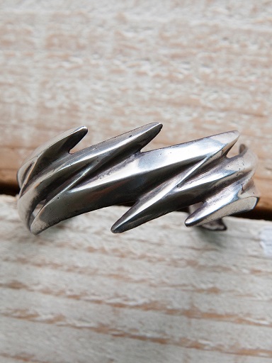 THUNDER BOLT BANGLE_d0160378_1553053.jpg