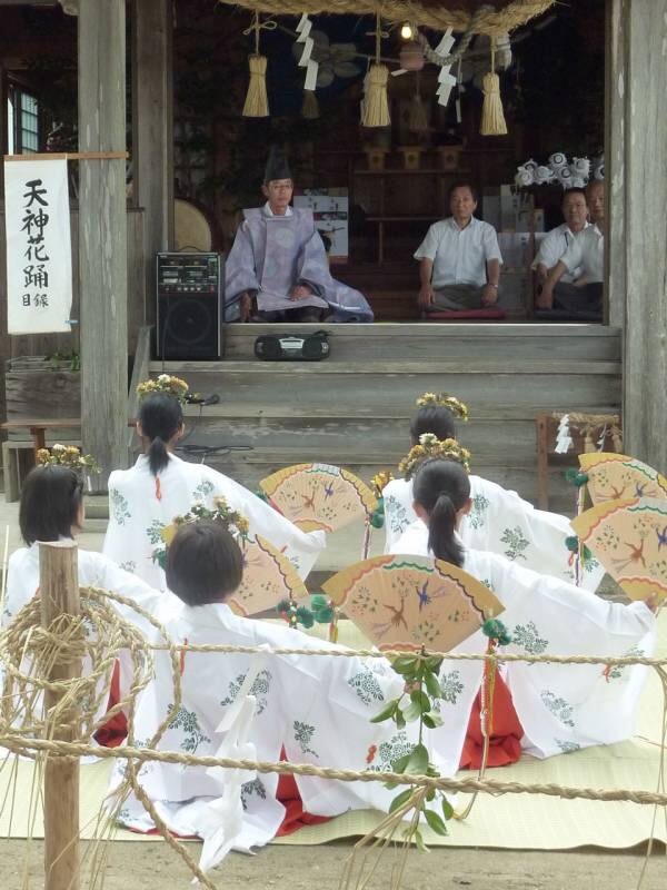 曽根天満神社の天神花踊り_c0363691_12053807.jpg