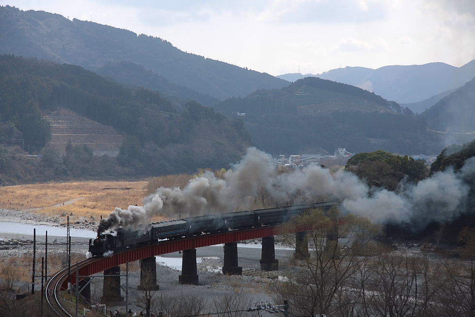 大井川を渡る煙 - 大井川鉄道 - _b0190710_22392437.jpg