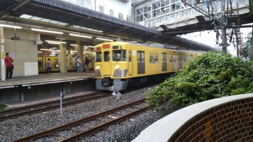 轍の音に誘われて「小川駅と東村山駅」_f0004076_17350094.jpg