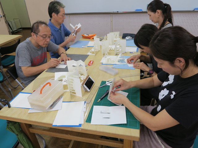 2015年夏休み「ハサミチョキチョキ飛び出すカード」WS第7回_a0210108_0265217.jpg