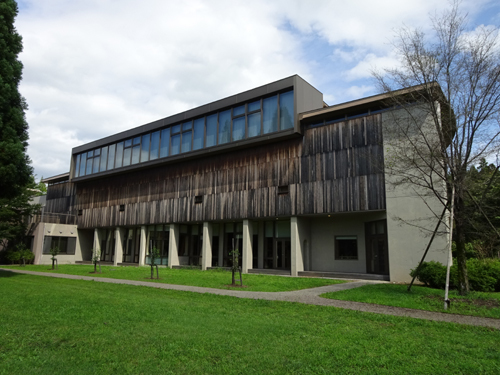 秋田へ！国際教養大学 秋田県立美術館見学 : 北国の建築徒然草－山本 