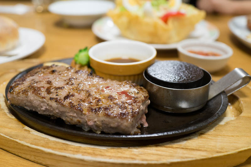 粗挽きのビーフハンバーグステーキは侮れないおいしさ Coco S 江ノ島店 海辺でひとりごと 粗挽きのビーフハンバーグステーキは侮れないおいしさ Coco S 江ノ島店 海辺でひとりごと