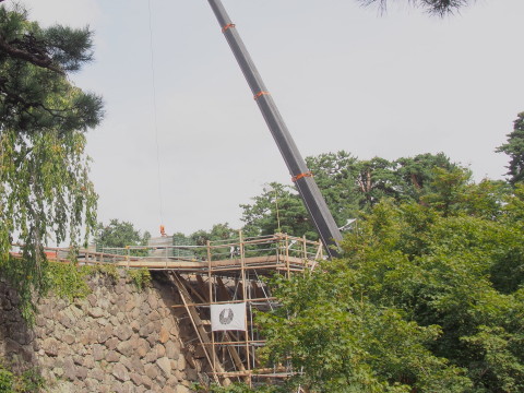 一次曳屋後・ジャッキダウン:弘前城石垣修理工事*2015.09.08_b0147224_21324288.jpg