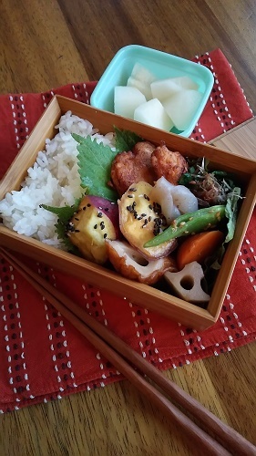 鶏の塩麴からあげ弁当_b0182746_07475549.jpg