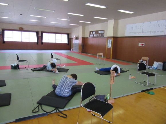 第1回脳トレ体操始まりました(^_^)_d0010630_10435175.jpg