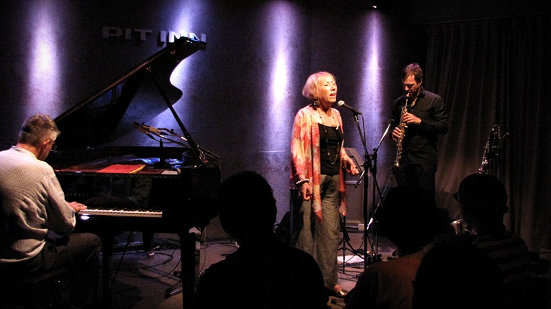 Norma Winstone - Winstone/Gesing/Venier Trio 公演感想_e0081206_1353972.jpg