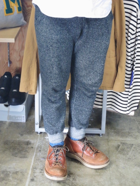 季節入りましたネ。。。フランスの至宝:Le Troyes Hi ゲージKNIT CARDIGAN!♪!_d0152280_17122583.jpg