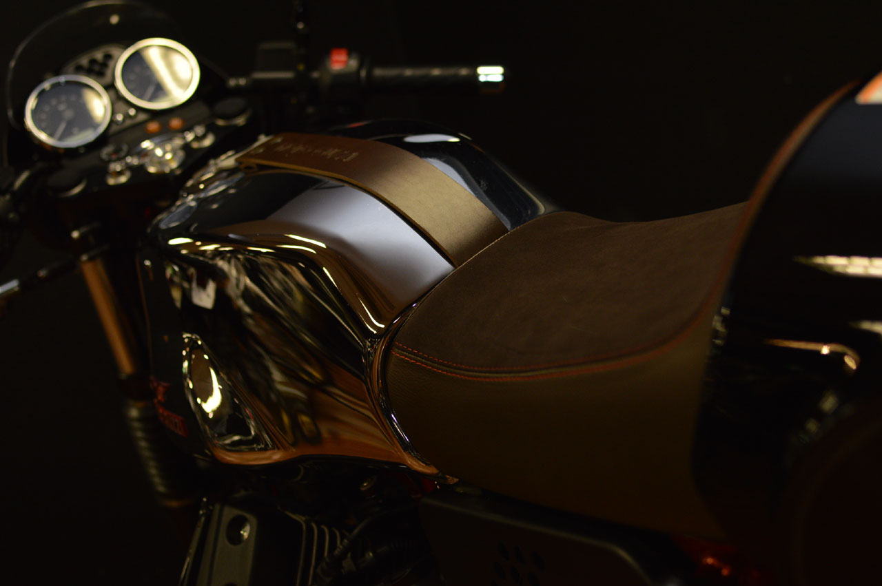 【新型】MOTO GUZZI V7ⅡRACER 入荷!_d0099181_161533.jpg