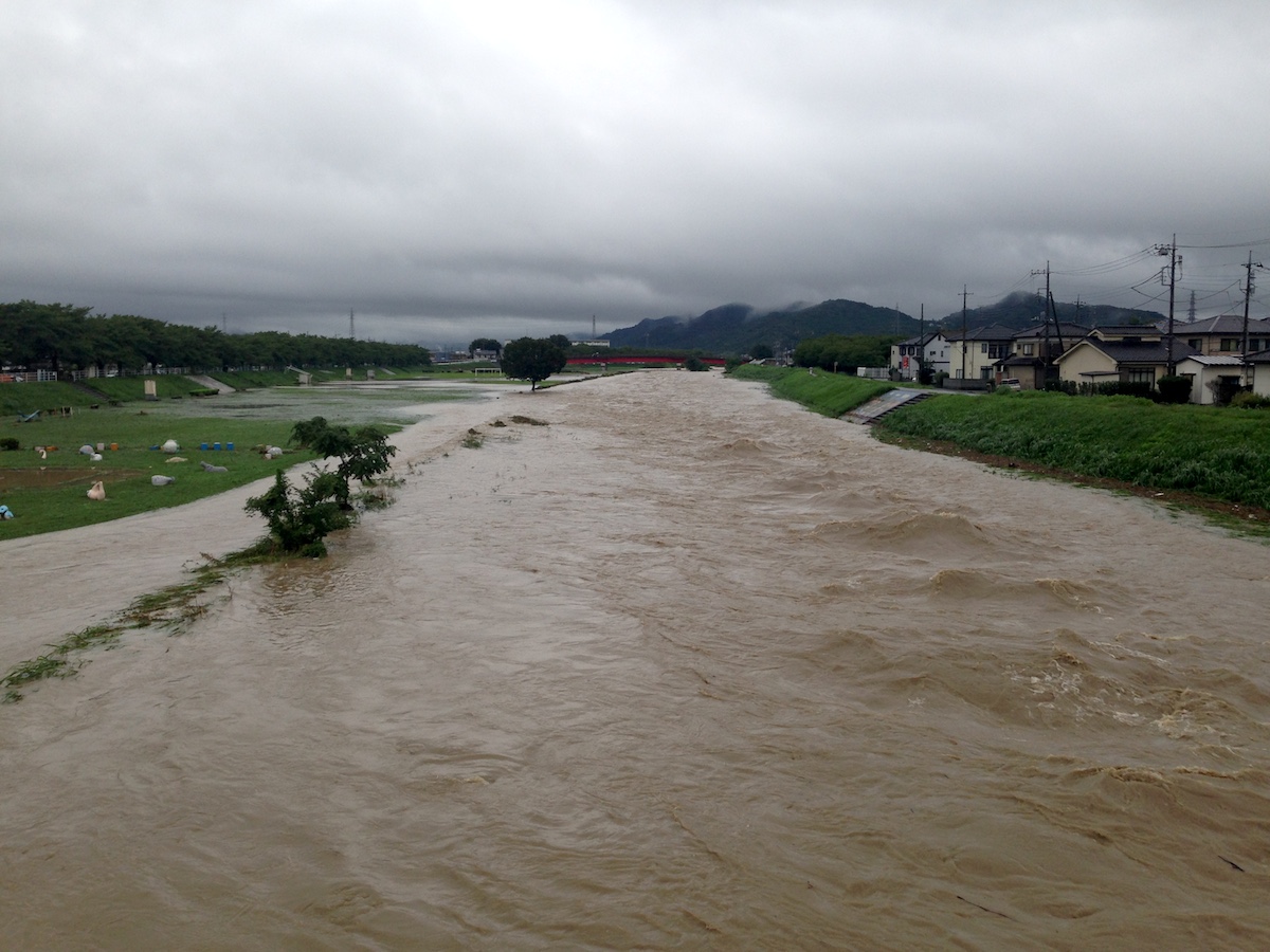 大雨特別警報_f0138807_2142573.jpg