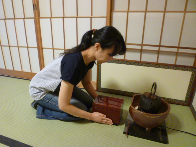 お稽古風景 41 月点前 道具拝見のない場合 朝日茶道教室 お稽古風景 41 月点前 道具拝見のない場合 朝日茶道教室