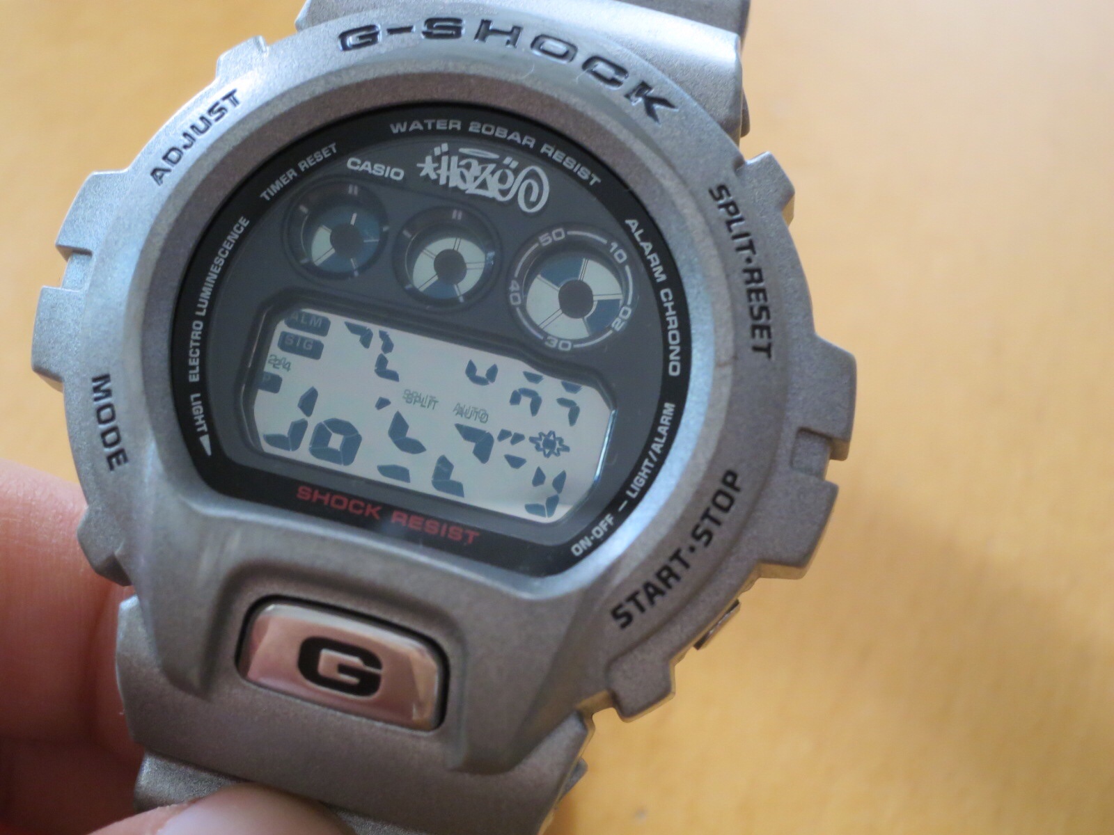 【G-SHOCK】DW-6900M-8T ERIC HAZE MODEL 壊れた。_c0122864_21181979.jpg