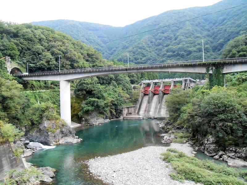 八草トンネルを潜って琵琶湖へ_b0000209_65519.jpg