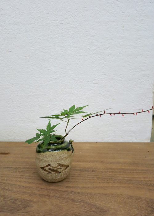 一輪差しで季節を楽しむ_a0197730_19425945.jpg