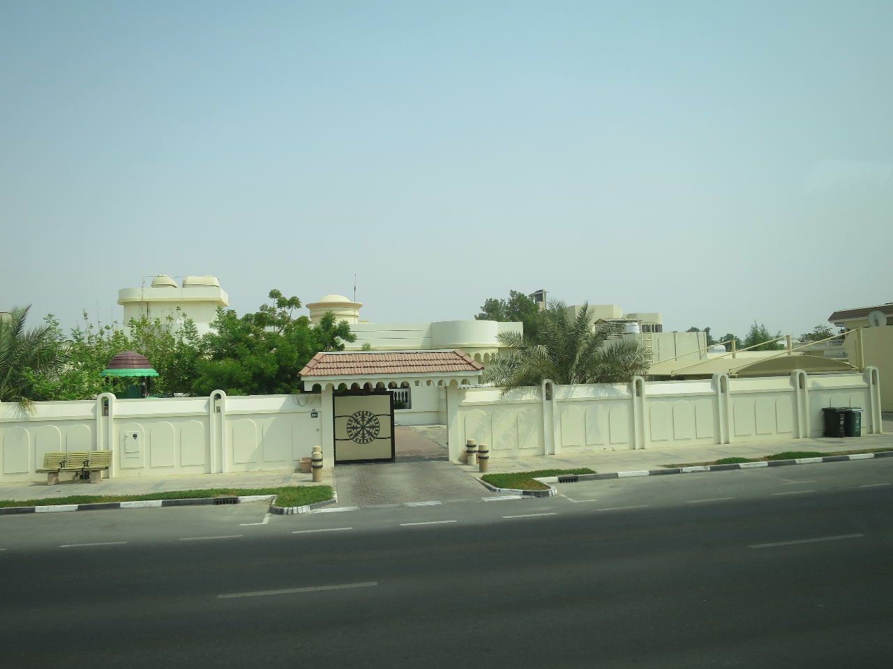 ドバイ(2) Mall of the Emirates の「スキー・ドバイ」_c0011649_21381115.jpg