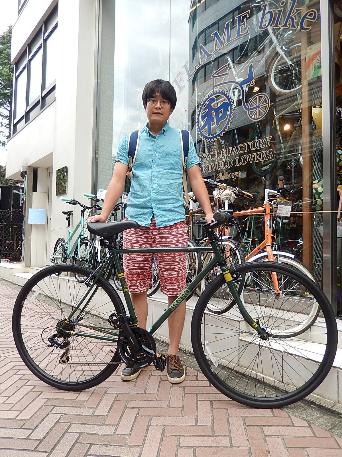 9月13日　渋谷　原宿　の自転車屋　FLAME bike前です_e0188759_1437552.jpg