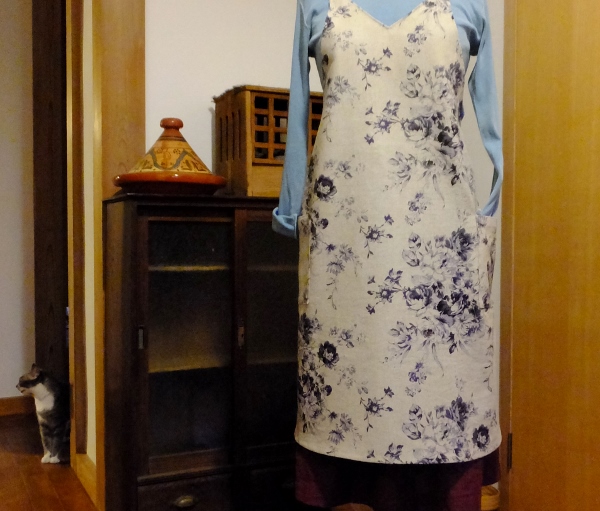 花柄エプロン_c0115596_22445847.jpg