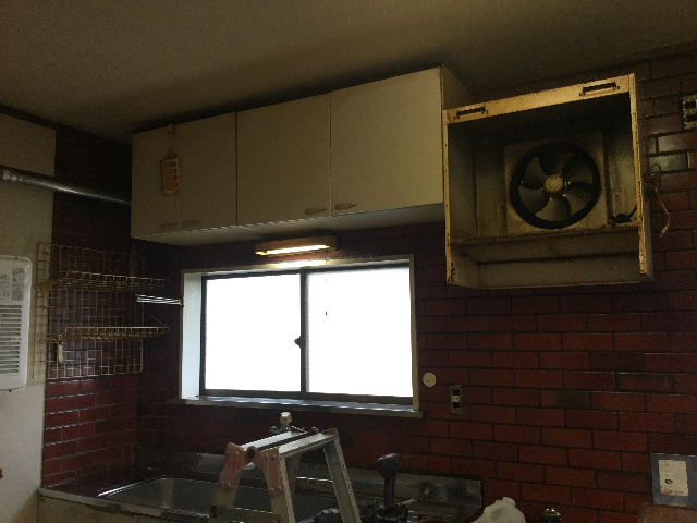 大規模改修工事初日_f0031037_2051529.jpg