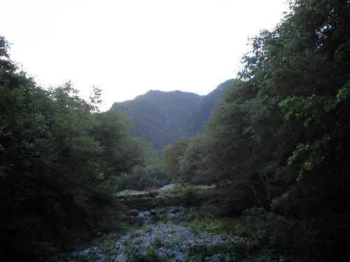 霞沢岳・八右衛門沢遡行(岩偵察)_d0107938_1121542.jpg