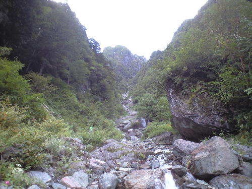 霞沢岳・八右衛門沢遡行(岩偵察)_d0107938_11224539.jpg
