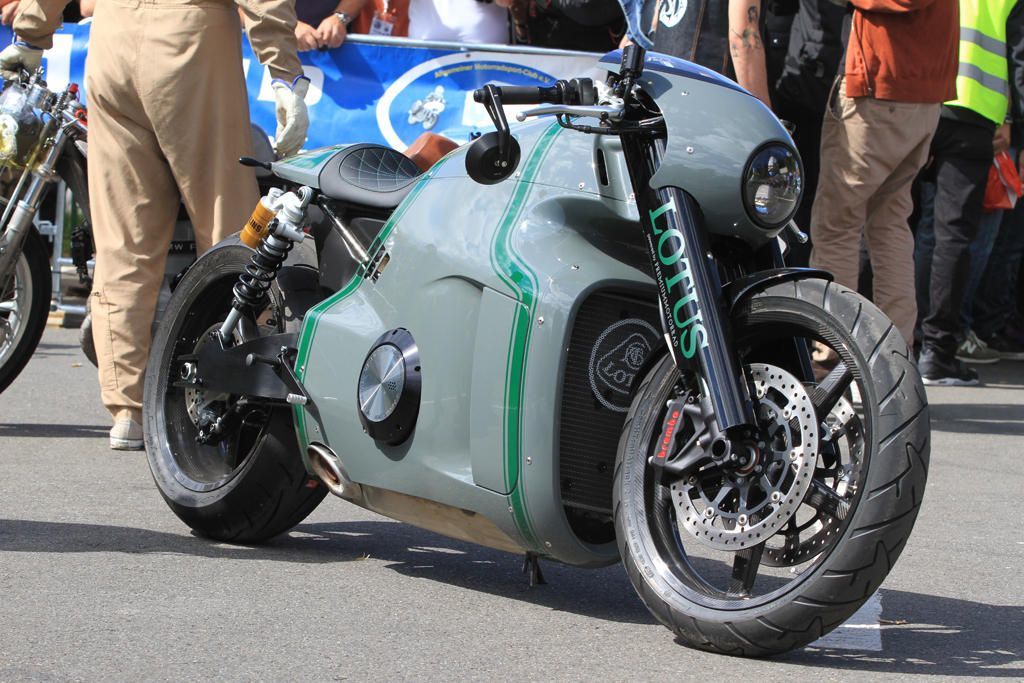 Lotus C 01 が走ってる Kawasaki Nija H2r もいっしょ ばいく生活あれこれ Lotus C 01 が走ってる Kawasaki Nija H2r もいっしょ ばいく生活あれこれ