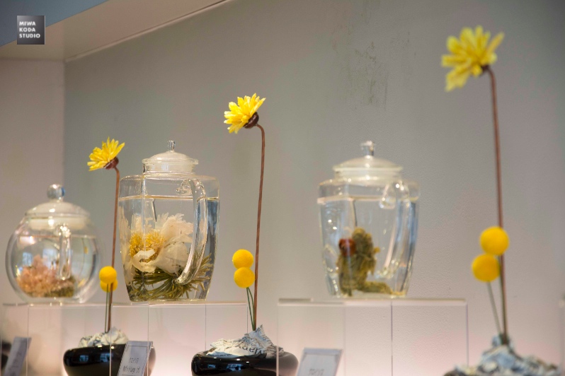 September 15, 2015 お店の中の黄色いお花 Yellow Flowers at the Shop_a0307186_19454570.jpg