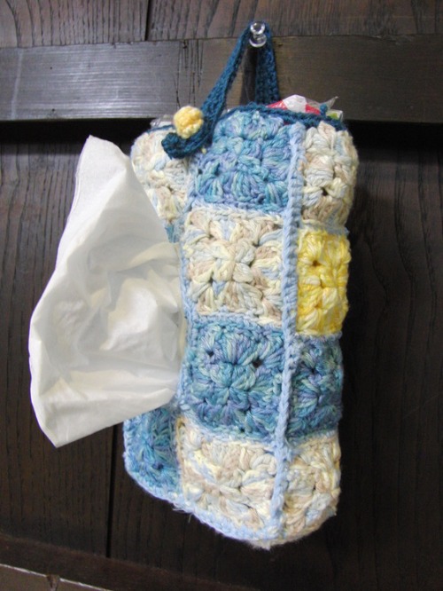 編みもの ~ モチーフ編みティッシュBOX壁掛けカバー ~_e0222340_12372643.jpg