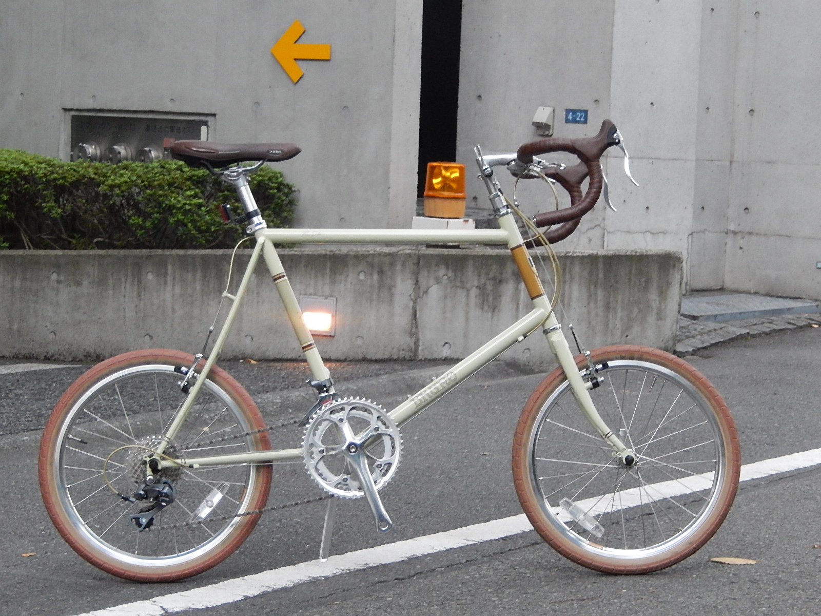 9月18日　渋谷　原宿　の自転車屋　FLAME bike前です_e0188759_1528942.jpg