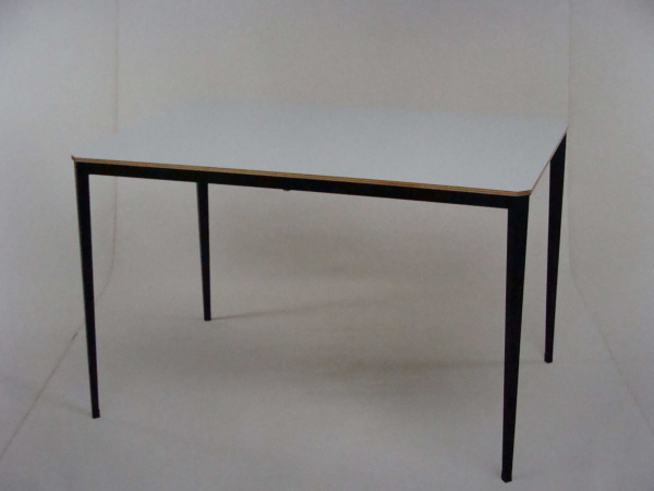 \"Friso Kramer Table 120cm\"ってこんなこと。_c0140560_9245748.jpg