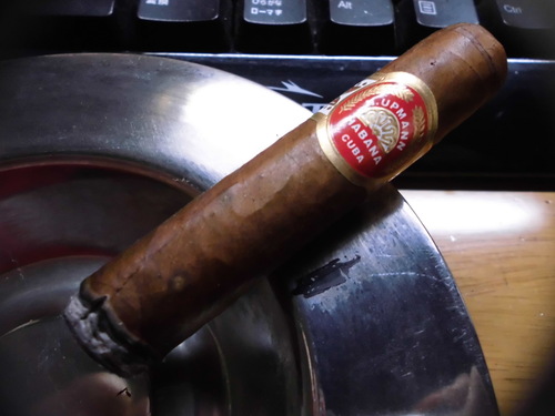 H.UPMANN / HALF CORONA_f0311042_221109.jpg