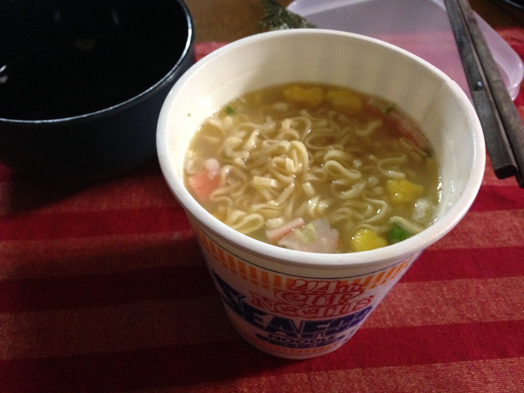 ひやむぎを温かいつゆで食べた 食べるってな んだブログ 略して 食べなん ひやむぎを温かいつゆで食べた 食べるってな んだブログ 略して 食べなん