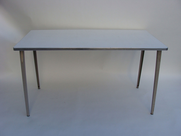 \"Friso Kramer Table 140cm\"ってこんなこと。_c0140560_1018582.jpg