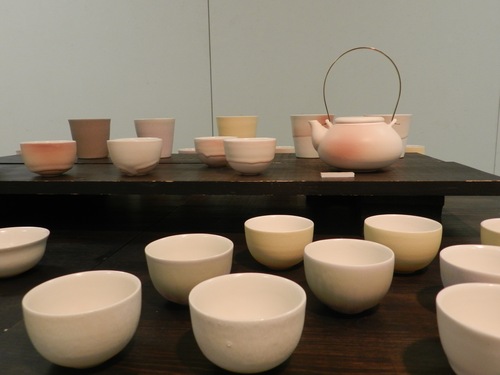 〜9/22(火)【南室】田坂 香代子陶展 〜9/21(月)【北室】山本容子版画展_f0106896_17373387.jpg