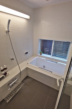シンプルな浴室_f0198684_21151168.jpg