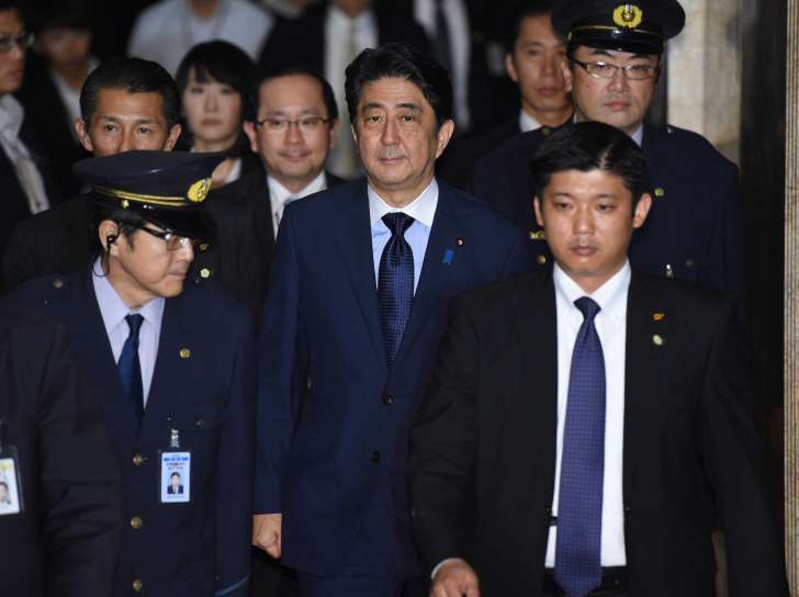 安保法案：安倍政権、体力消耗 成立に突き進み _f0180726_7123220.jpg