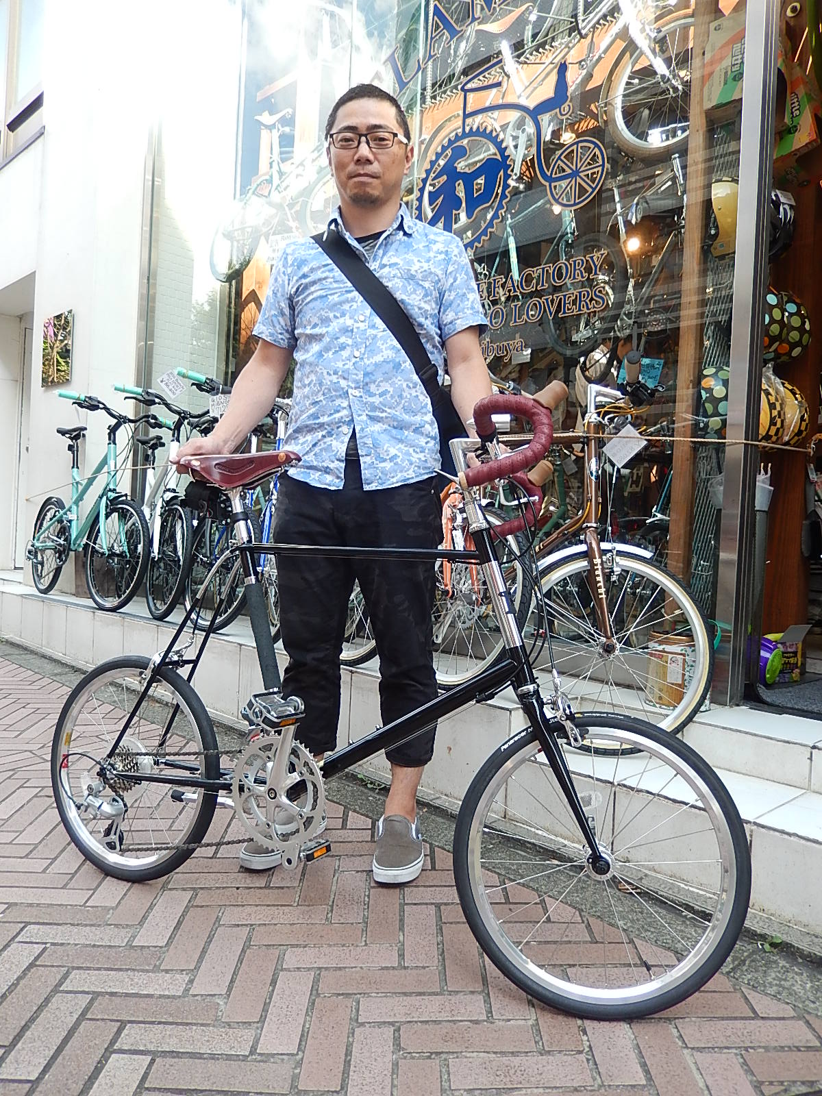 9月19日　渋谷　原宿　の自転車屋　FLAME bike前です_e0188759_19334974.jpg