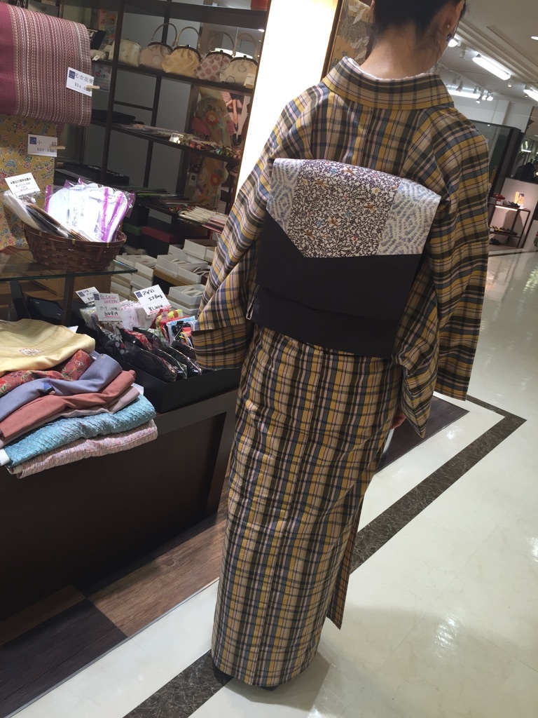 お客様コーデ 格子柄伊勢木綿がとてもお似合いです 東銀座駅3分 きもの Old New たんす屋東銀座店