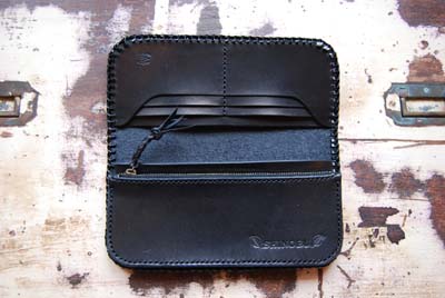 黒いかがりの黒財布_f0155891_1245068.jpg