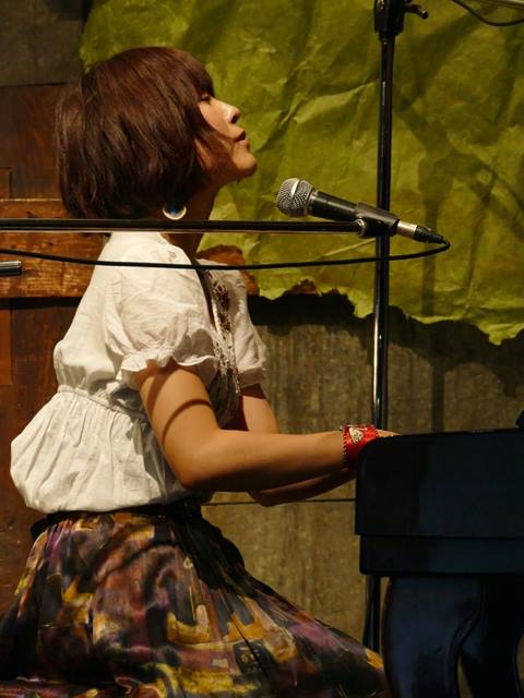 b0302129_21412549.jpg