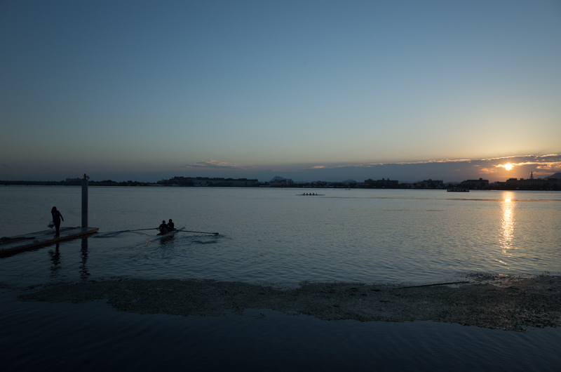 琵琶湖岸から　朝日をうけて_f0080267_09112118.jpg