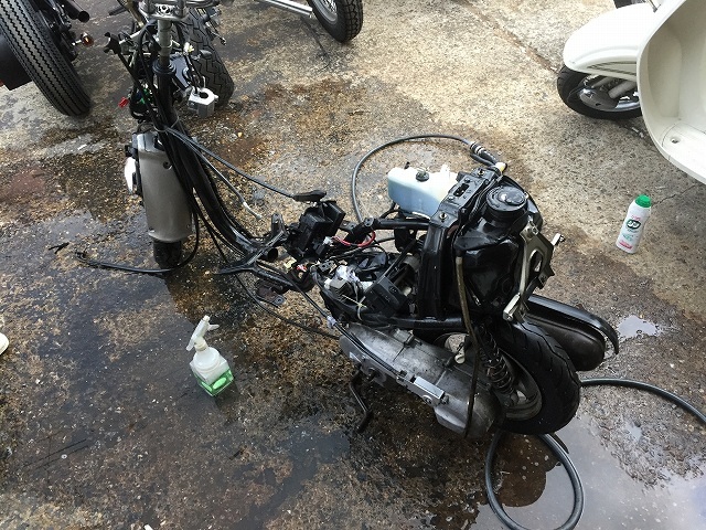 ビーノ納車整備開始!_a0164918_18553101.jpg