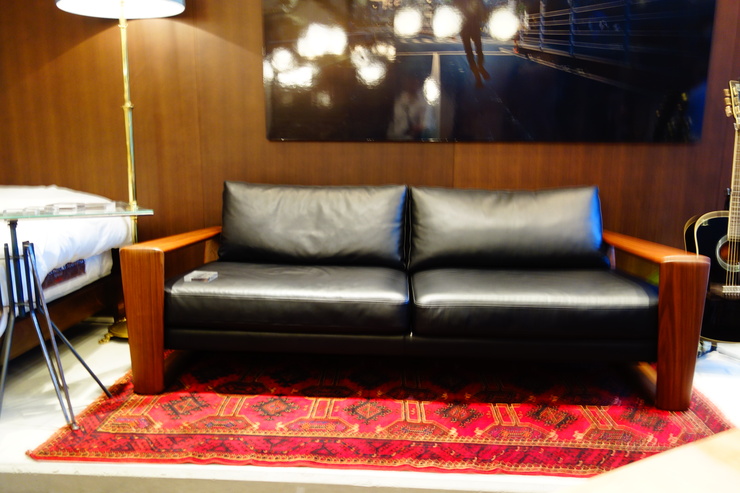 家具を探すのだ！ 南青山編 その3～The Signature Store　と　Carl Hansen & Son_a0287336_0531715.jpg