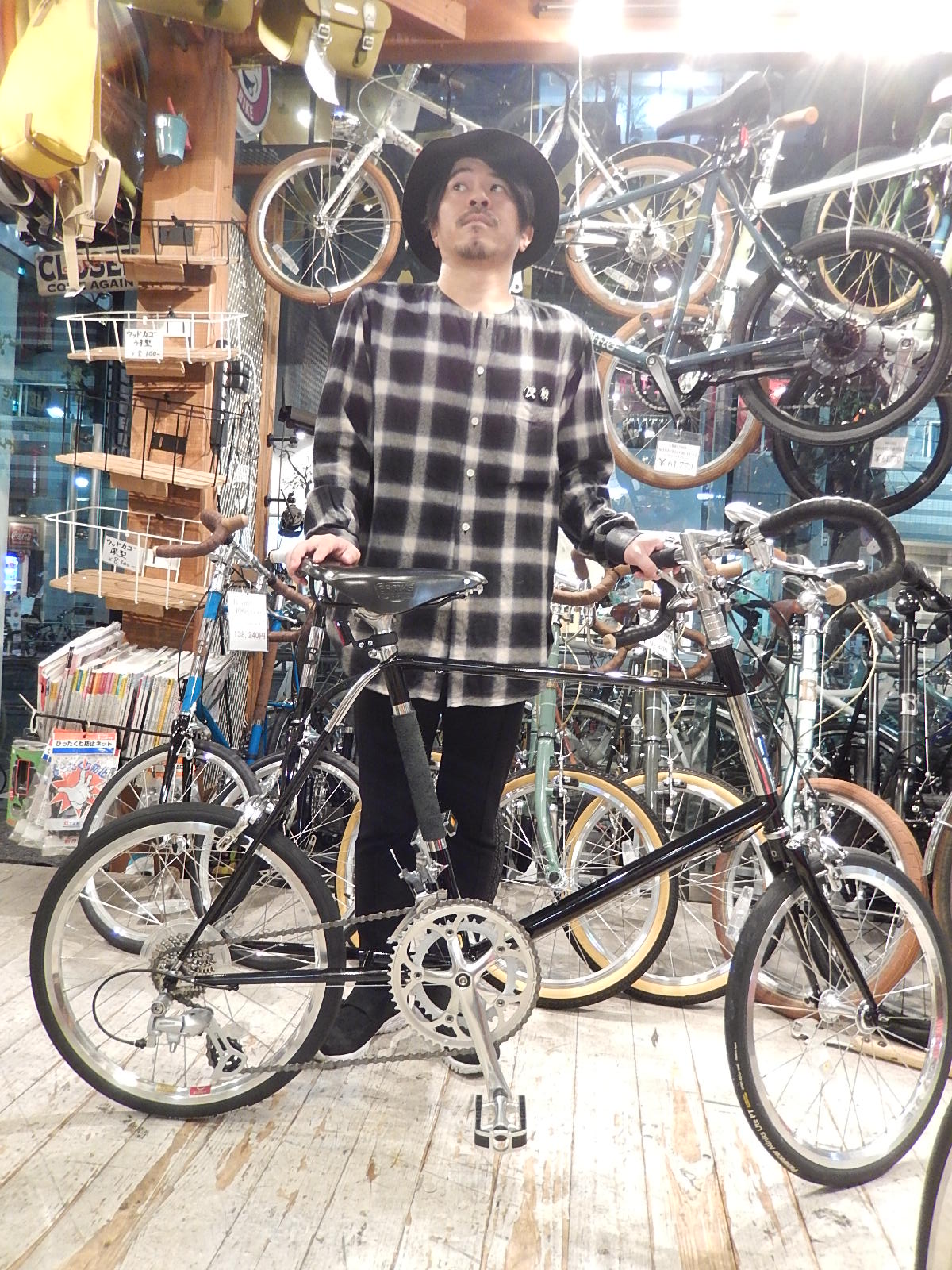 9月21日　渋谷　原宿　の自転車屋　FLAME bike前です_e0188759_1946465.jpg