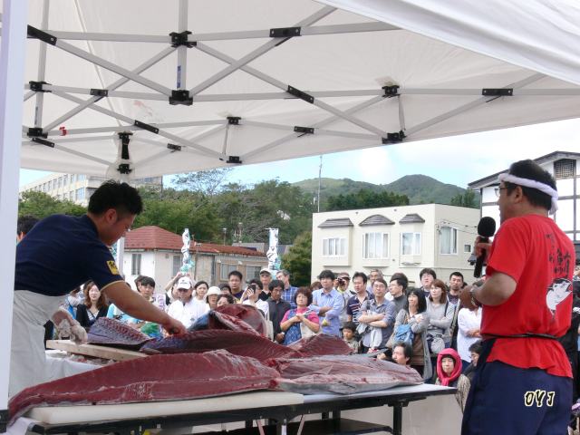 第１回松前城下マグロ祭り(20日）①_f0166871_815567.jpg